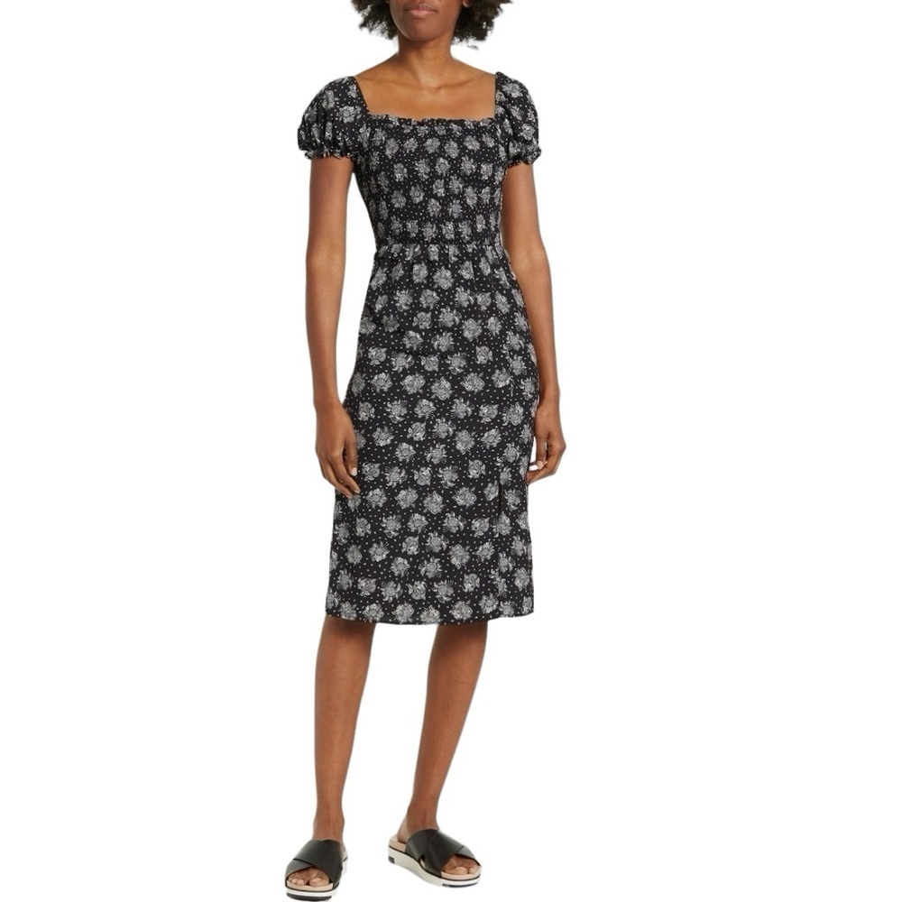 ♥️Melrose And Market♥️Puffed sleeved Midi dress smoked floral Dress size (Small)